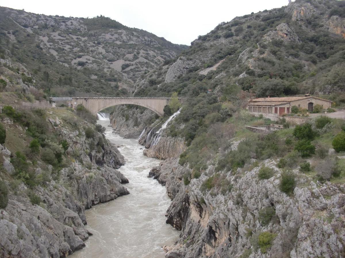 Gite De La Tour Saint-Guilhem-le-Desert Exterior foto