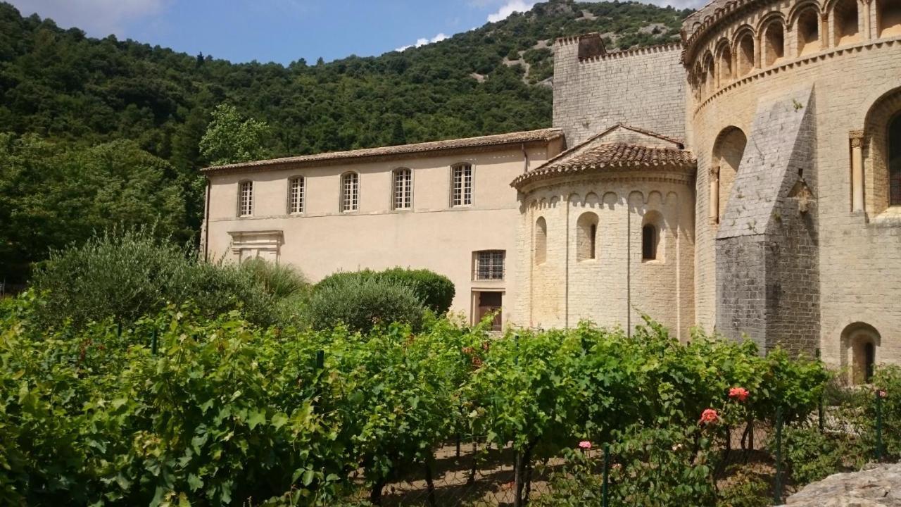 Gite De La Tour Saint-Guilhem-le-Desert Exterior foto